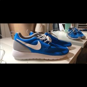 Brand New Nike Roshe Runs